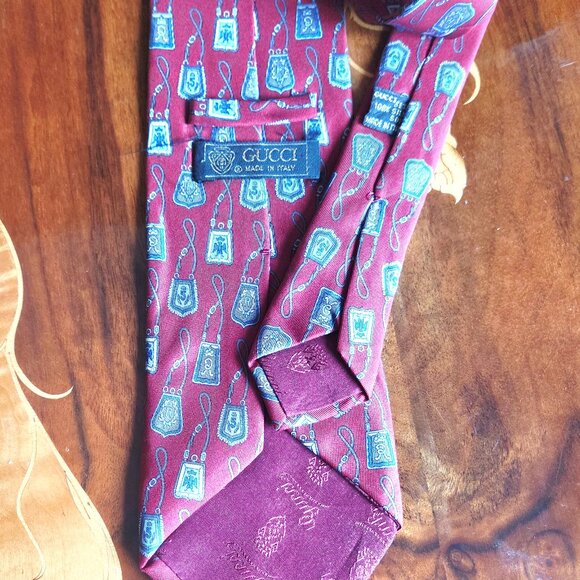 Authentic 100% Silk Gucci Iconic Bag Pattern Tie - Picture 4 of 6